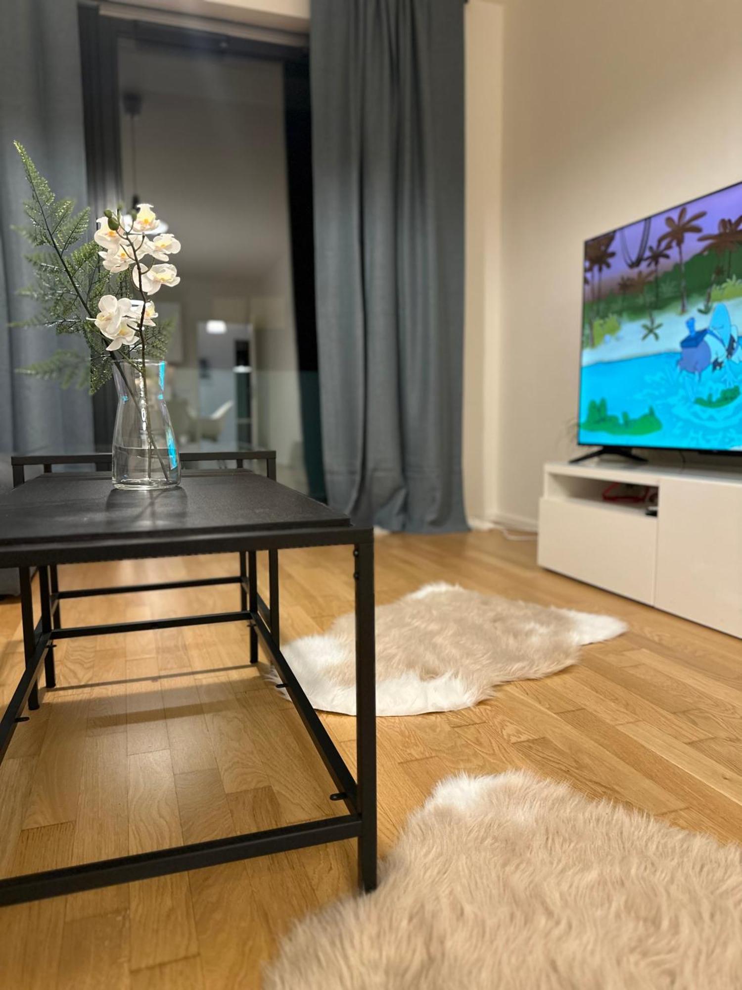 Apartment 4 Room, 2 Bath, Parking 프라하 외부 사진